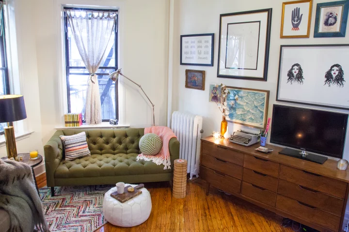 The Co-habitation Guide: Navigating Shared Living with a Partner in a Small Space